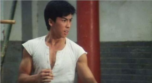 女星被大佬哄去多人运动爆料(甄子丹曾为万绮雯出气打伤流氓)