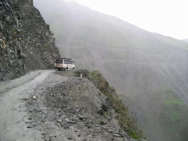 世界十大最危险公路排名,世界上最危险的10条公路-图6 世界十大最危险公路排名,世界上最危险的10条公路-图6