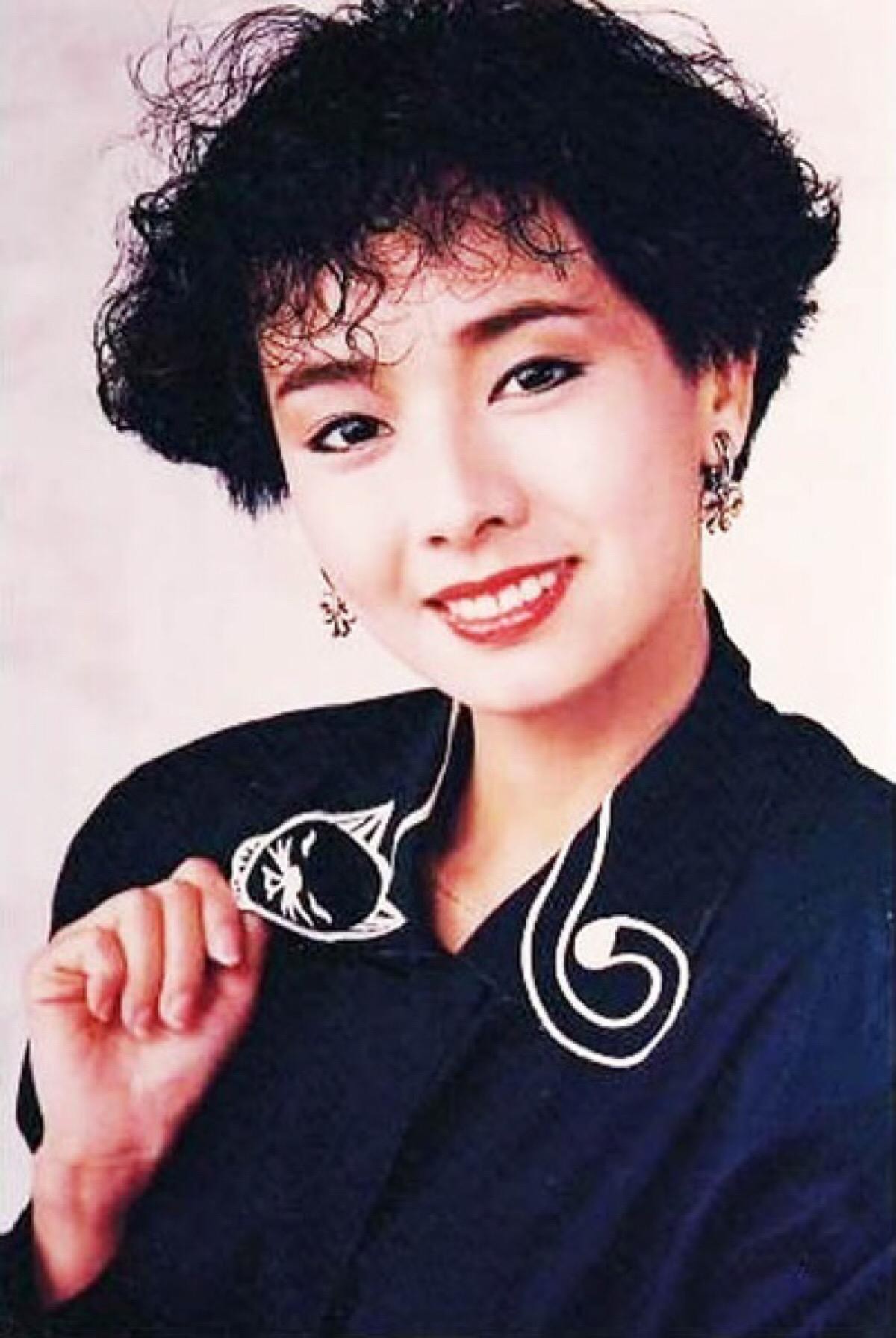 毛舜筠资料简介(张国荣前女友毛舜筠近照)