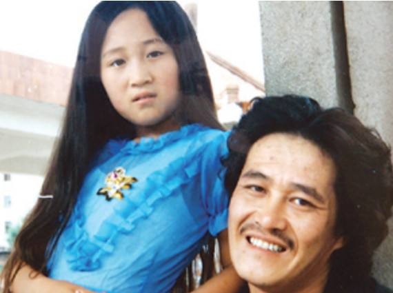 赵本山有几个女儿几个儿子(赵本山的四个孩子介绍)