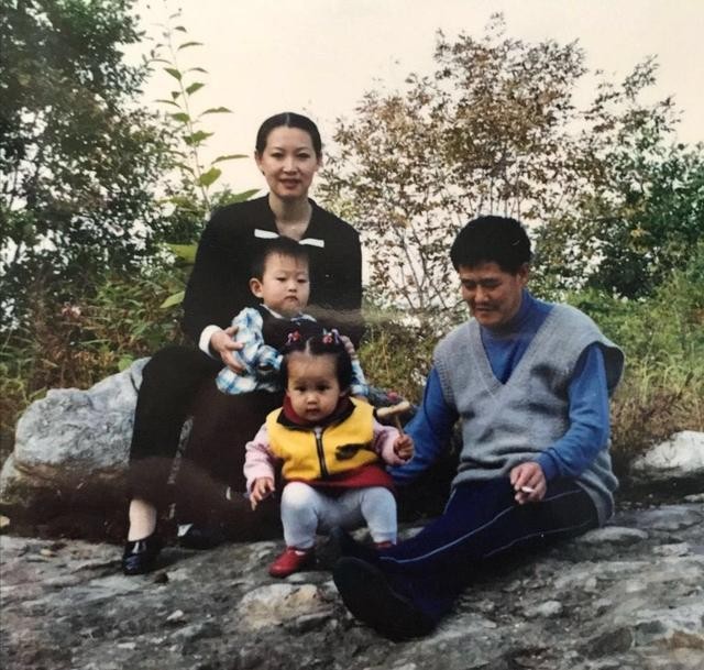 赵本山有几个女儿几个儿子(赵本山的四个孩子介绍)