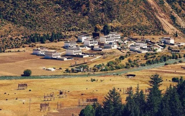 国内最适合隐居的八大村落，尤其是前两个，像是童话镇！