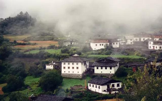 国内最适合隐居的八大村落，尤其是前两个，像是童话镇！