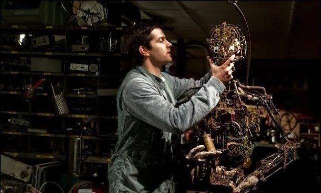 看完《最佳出价》才发现，导演把爱情捧的很高，摔得也很碎！