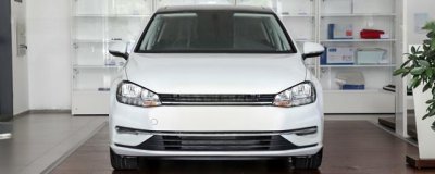 ​一个x的车标是什么车