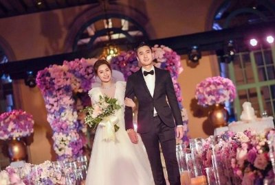 阿娇大婚!这个细节注意到没?简约深V婚纱,伴娘却是钻石裙