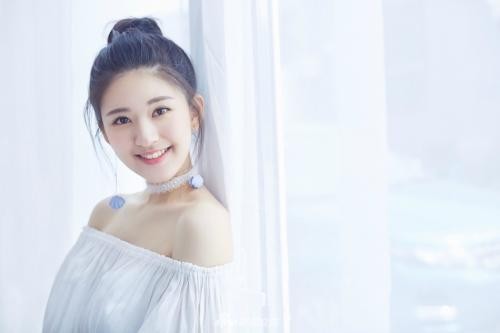 赵露思最近为什么火了?赵露思家庭背景圈内生活被扒是富二代?