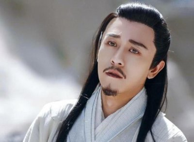 ​对比8版杨逍，差距太大，孙兴排第一最帅，张铁林太油腻！