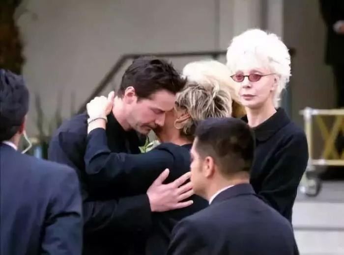 好莱坞最丧男星：拥有几辈子花不完的财富，却只愿活成流浪汉