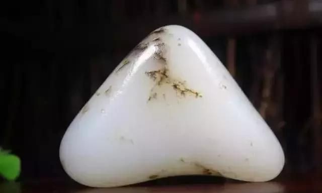 墨色和田玉鉴别最简单方法