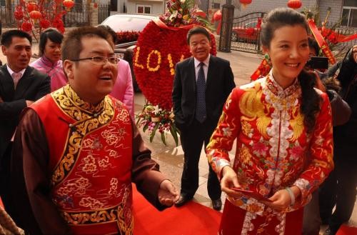 车晓无人娶的原因 整容过度与山西首富离婚内幕曝光