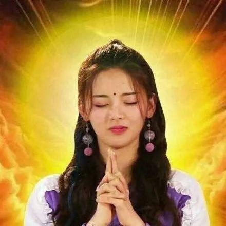 火箭少女101解散,杨超越发言痛哭后改认证为演员歌手,颜值绝了