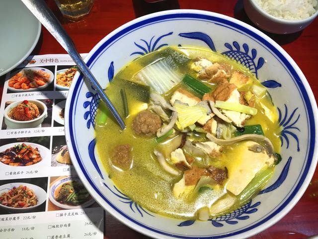 西安粉巷里藏着的馆子,老陕最民间的味道,叫窄巷子