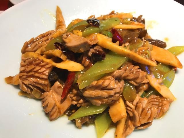 西安粉巷里藏着的馆子,老陕最民间的味道,叫窄巷子