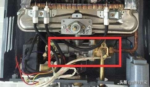 燃气热水器电池在哪个位置(燃气热水器打不着火是什么原因)