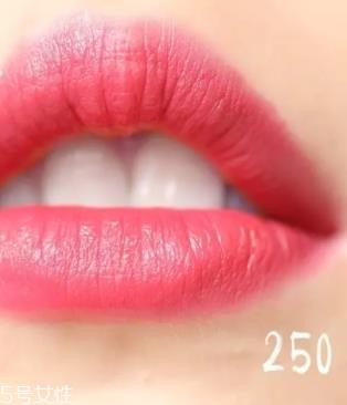 雅诗兰黛唇釉色号试色 雅诗兰黛唇釉色号试色