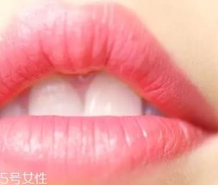 雅诗兰黛唇釉色号试色 雅诗兰黛唇釉色号试色