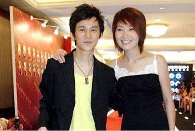 何炅隐婚妻子曝光,孩子都9岁了,网友:难怪李湘谢娜都不放眼里