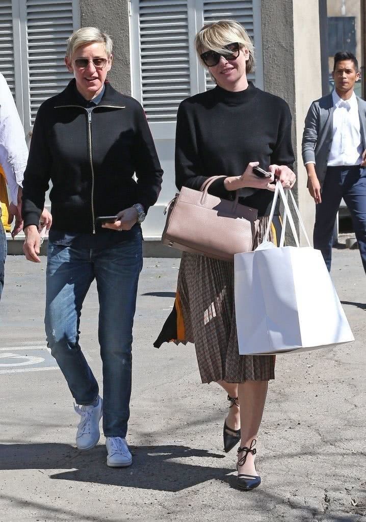 艾伦·德詹尼丝个人资料写真作品