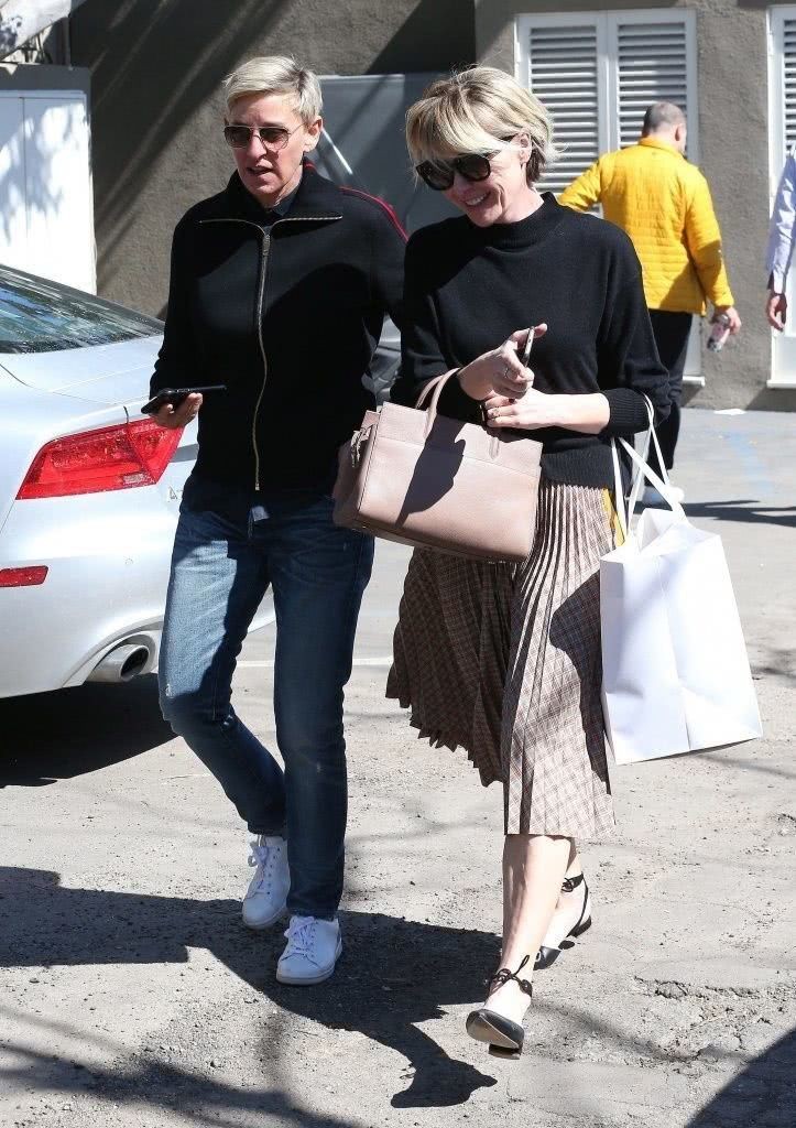 艾伦·德詹尼丝个人资料写真作品