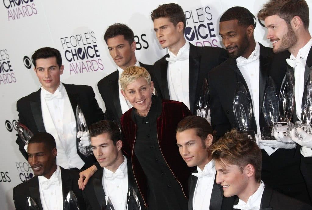 艾伦·德詹尼丝个人资料写真作品