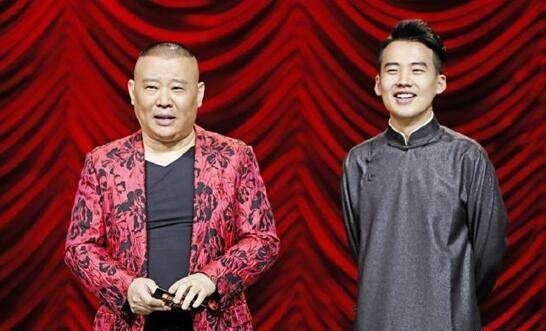 郭麒麟生母胡中惠首次曝光,两人有说有笑,母子关系非常亲密