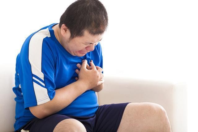 吸烟成瘾的人，身体出现4个迹象，是肺“亮起红灯”，最好去查查