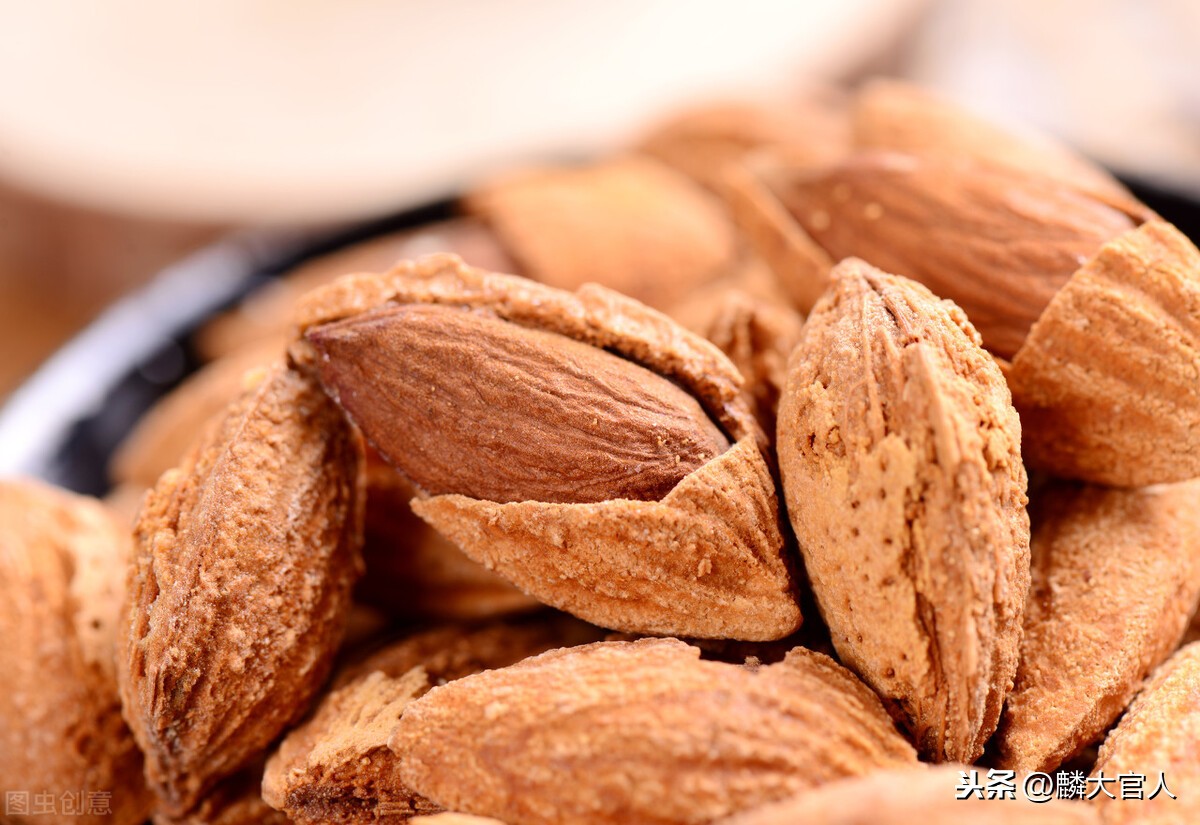 巴旦木是杏仁吗(巴旦木和杏仁的区别介绍)