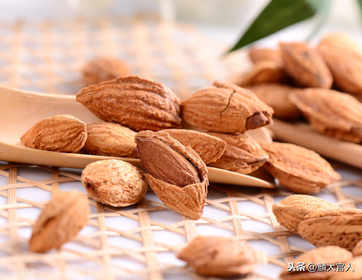 巴旦木是杏仁吗(巴旦木和杏仁的区别介绍)
