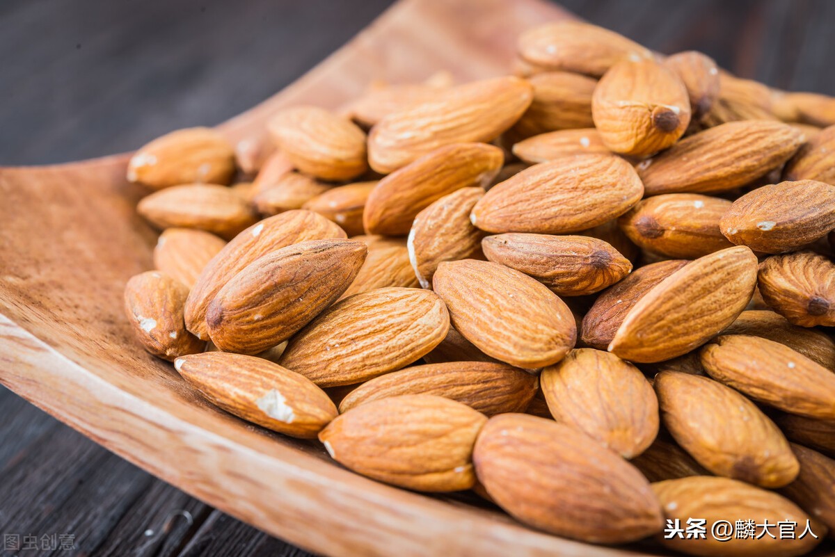 巴旦木是杏仁吗(巴旦木和杏仁的区别介绍)