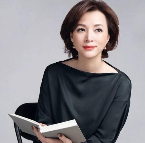 董卿的个人资料,董卿抽烟,本文共(4924字) 董卿的个人资料,董卿抽烟,本文共(4924字)