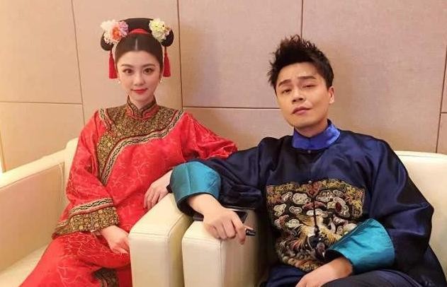 沈涛的老婆,费费老公,本文共(4309字) 沈涛的老婆,费费老公,本文共(4309字)