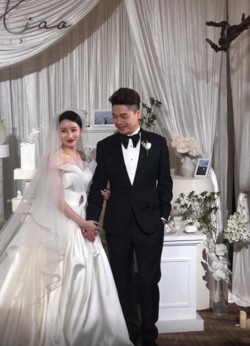 沈涛的老婆,费费老公,本文共(4309字) 沈涛的老婆,费费老公,本文共(4309字)