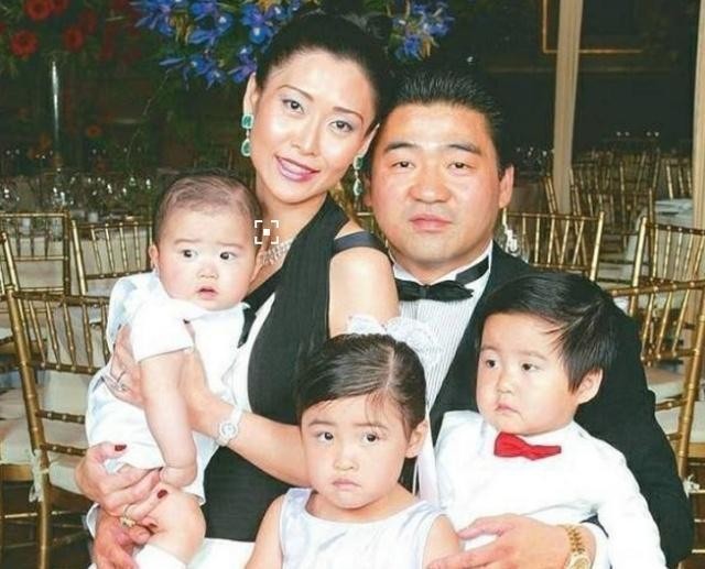 江一燕的老公是谁(江一燕背后的7个男人)