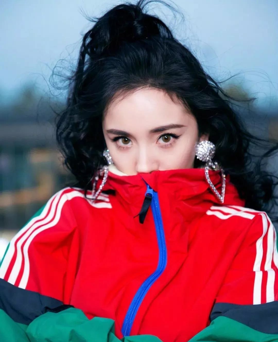 明星耳朵上戴的是什么东西(明星耳朵上戴的耳机是干什么用的) 明星 耳朵 第1张 明星耳朵上戴的是什么东西(明星耳朵上戴的耳机是干什么用的) 明星 耳朵 第1张