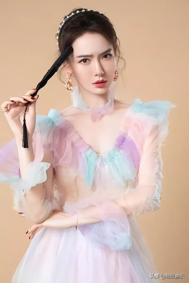 万达公子王思聪欣赏,李承铉心甘情愿做奶爸,戚薇完美的人生