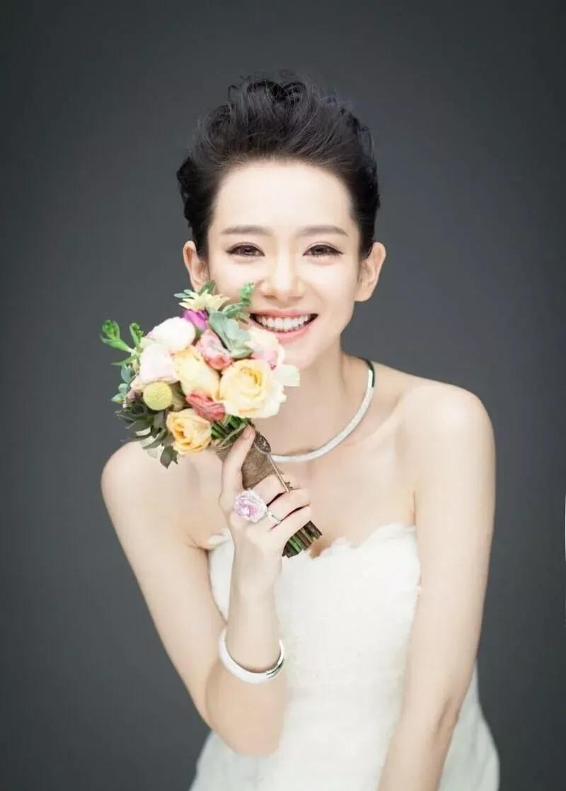 万达公子王思聪欣赏,李承铉心甘情愿做奶爸,戚薇完美的人生