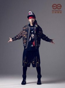 权志龙魏晨(魏晨模仿权志龙对比)