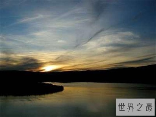 世界上10大令人惊叹的湖泊,中国红莲湖高居首位!