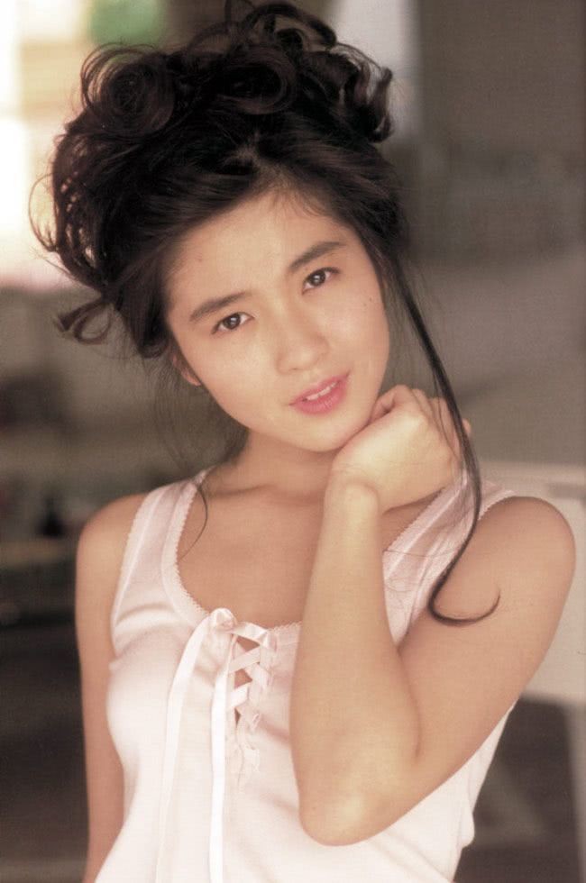 三浦理惠子个人资料写真作品