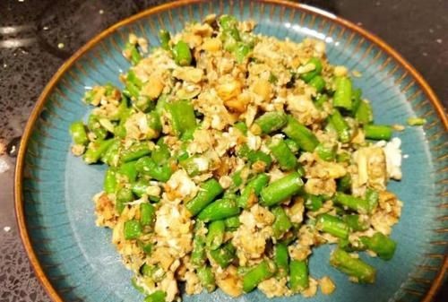 豆角炒鸡蛋的做法