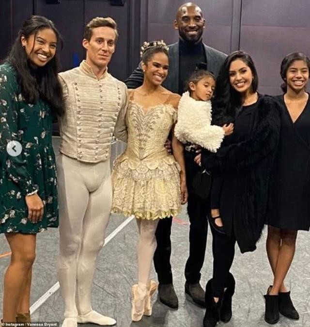 科比葬礼细节迟到的缅怀(科比遗孀打破沉默)(4)