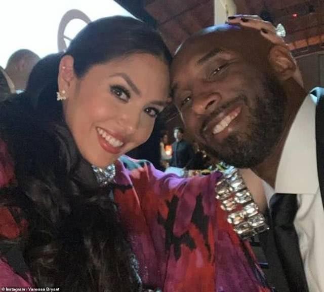 科比葬礼细节迟到的缅怀(科比遗孀打破沉默)(6)