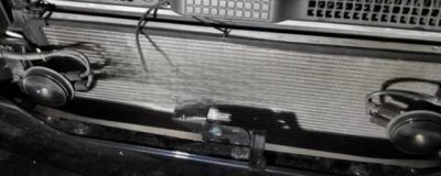 ​汽车水箱漏水怎么修补