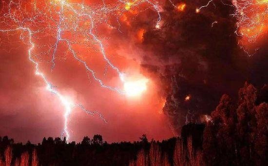 世界上最惊险的村庄，1小时发生雷击280次，竟成了游客的观赏之地