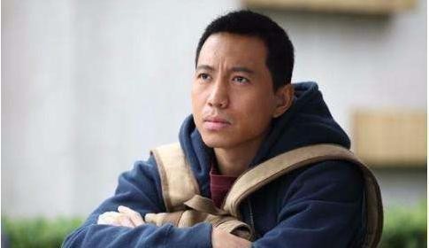 40岁谷智鑫近照,娶的老婆竟是“华筝公主”,5岁儿子和他像极