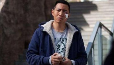 40岁谷智鑫近照,娶的老婆竟是“华筝公主”,5岁儿子和他像极