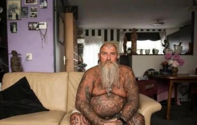 ​纹身老了后的恶心图片，皱巴巴的很恶心_许多人并没有懊悔