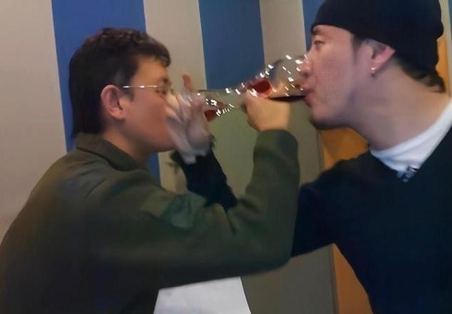 杨坤和丁丁什么关系(杨坤师生恋曾传遍全网)