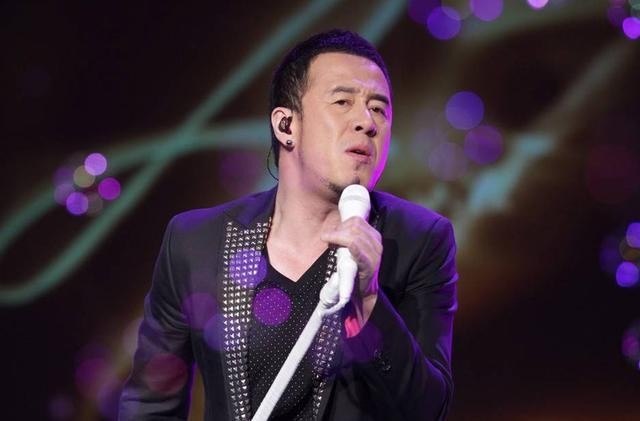 杨坤和丁丁什么关系(杨坤师生恋曾传遍全网)